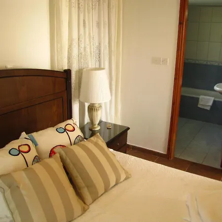 Webooking Theodora *