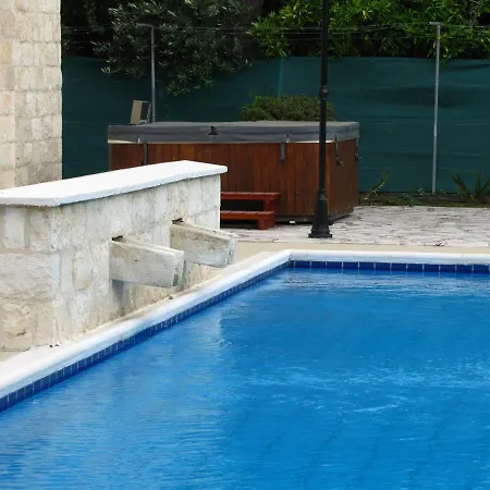Villa Webooking Theodora